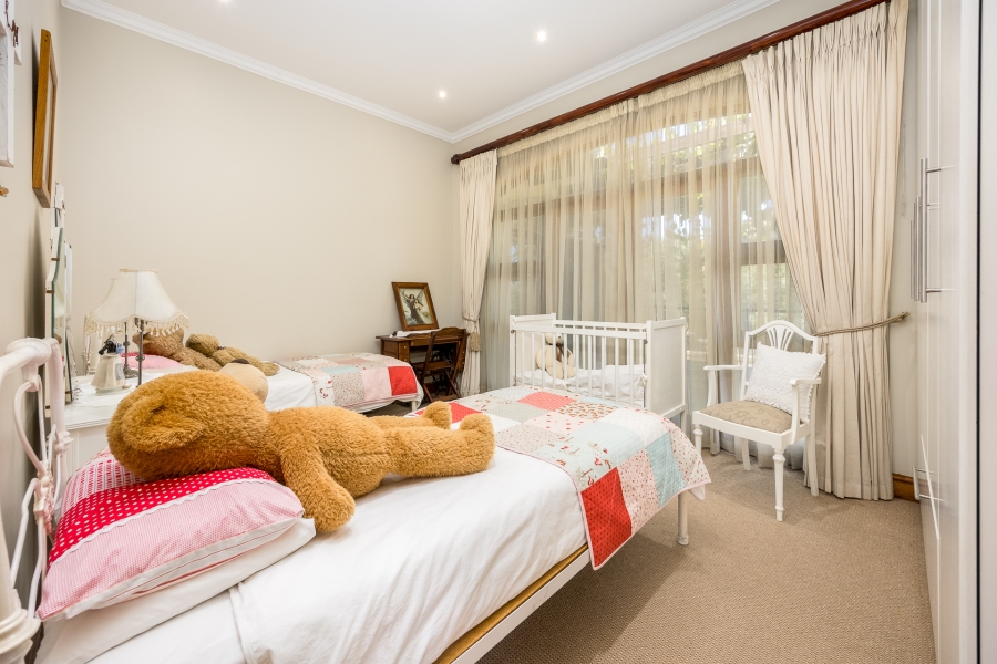 5 Bedroom Property for Sale in Klein Zevenwacht Western Cape